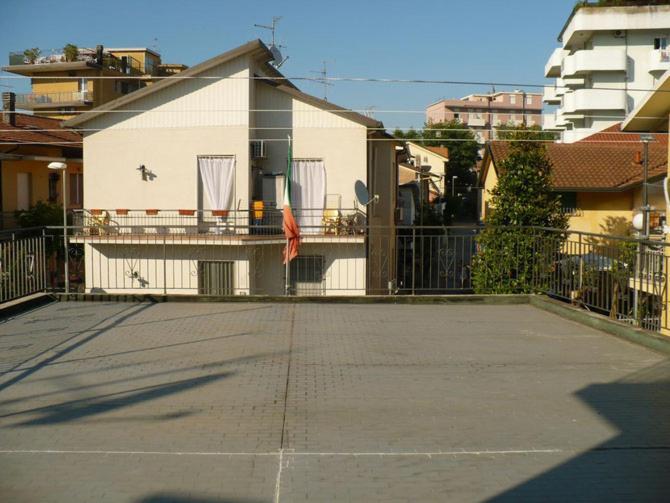 Albergo Villa-Brandi --- Pensione Completa --- 贝拉里亚-伊贾马里纳 外观 照片